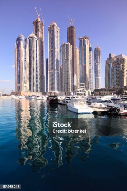 Marina De Dubai Foto de stock y más banco de imágenes de Agua - Agua, Aire libre, Arabesco - Estilo