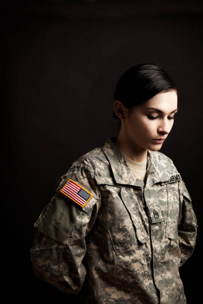 femme soldat américain - depression sadness usa american flag photos et images de collection