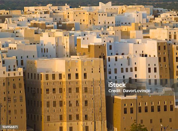 Shibam — стоковые фотографии и другие картинки Шибам - Шибам, UNESCO - Organised Group, Аравия