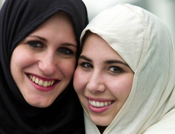 istock Muslim Young Women 154957191