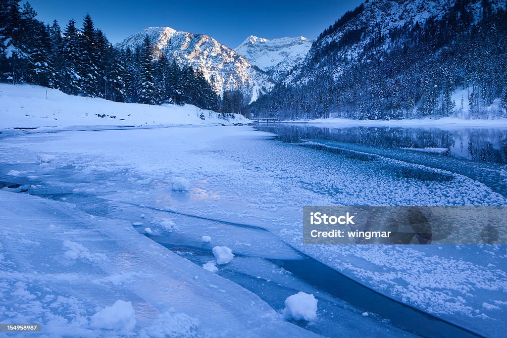 Inverno di Lago plansee in tirol-austria - Foto stock royalty-free di Alpi