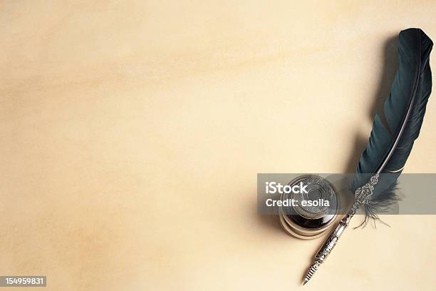 Foto de Caneta Tinteiro Em Papel e mais fotos de stock de Pena de Escrever - Pena de Escrever, Pena, Caneta