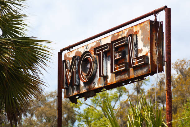 istock Abandoned Motel in USA 154960672