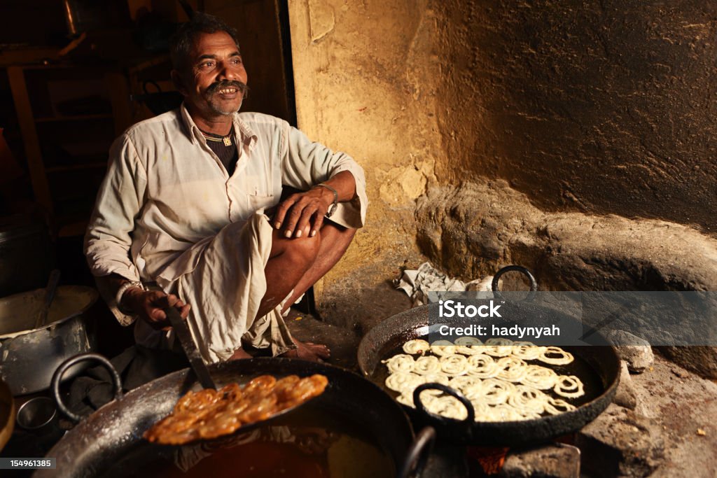 Indian Straßenverkäufer Essen zubereiten - Lizenzfrei Streetfood Stock-Foto