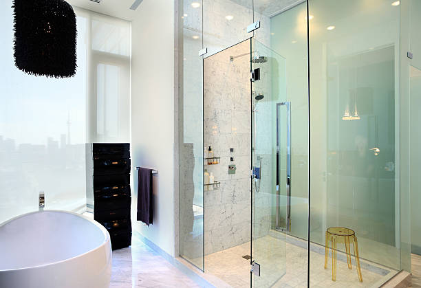 banheiro de luxo - blinds wood bathroom indoors - fotografias e filmes do acervo
