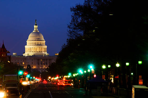 istock Street lights and US Capitol Building 154962397