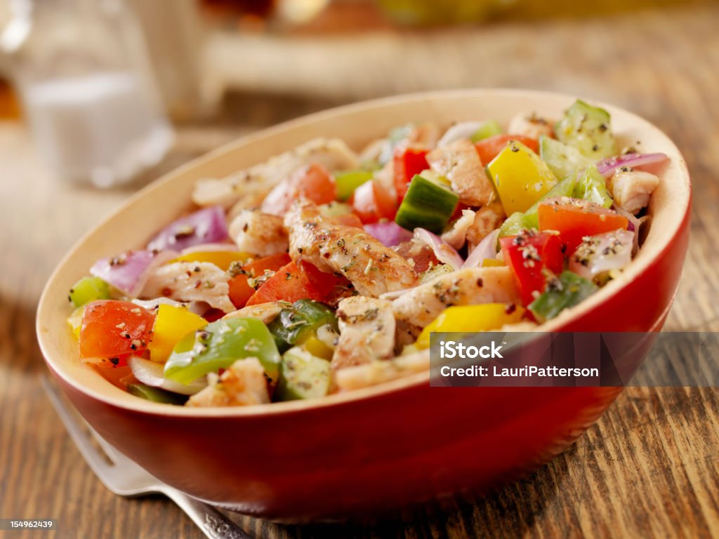 Ensalada de pollo a la parrilla - Foto de stock de Aceite de oliva libre de derechos