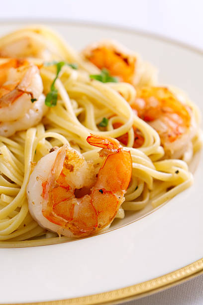 istock Shrimp Scampi and Linguini 154962445