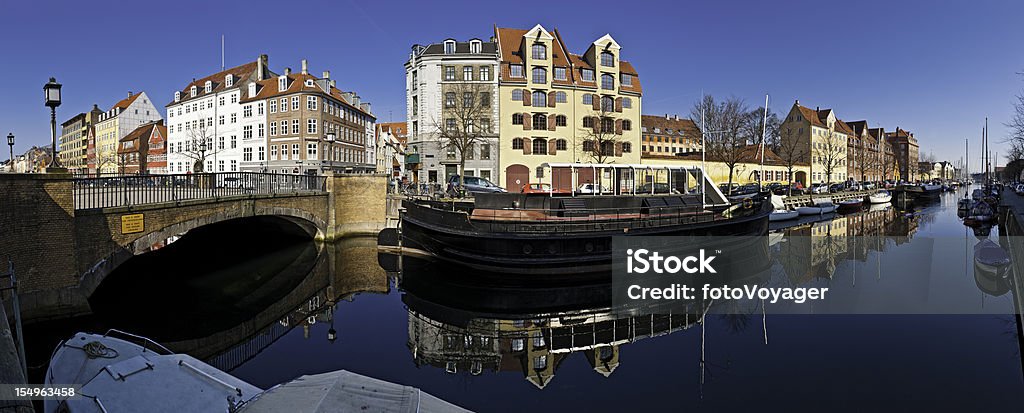 코펜하겐 과묵 운하를 크리스티안스하븐 파노라마 덴마크 - 로열티 프리 건물 외관 스톡 사진