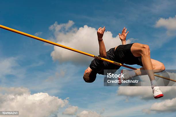 Foto de Salto Em Altura e mais fotos de stock de Salto em Altura - Salto em Altura, Atleta de campo e pista, Sucesso