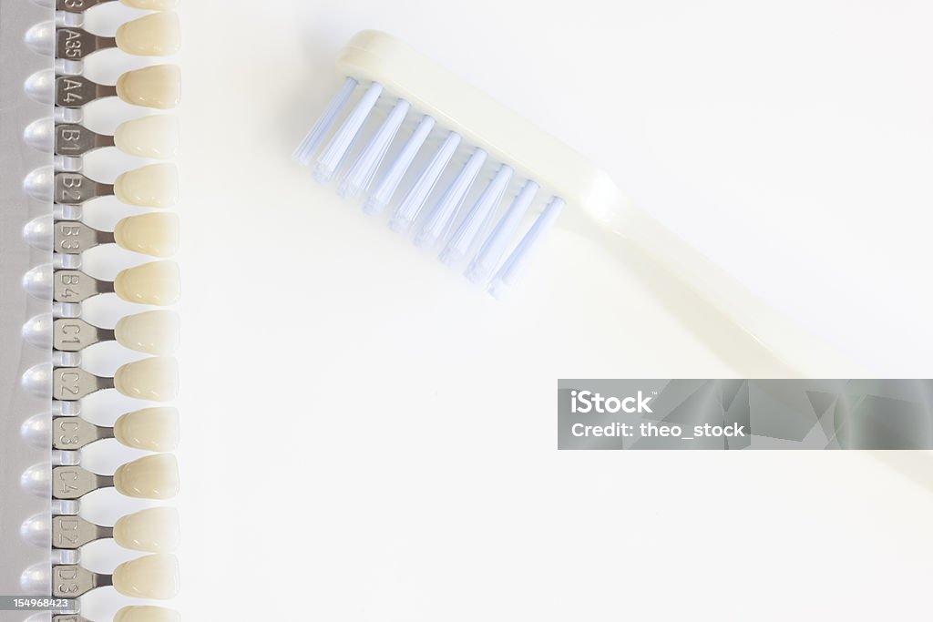 Tavolozza dentale con spazzolino da denti - Foto stock royalty-free di Ambientazione interna