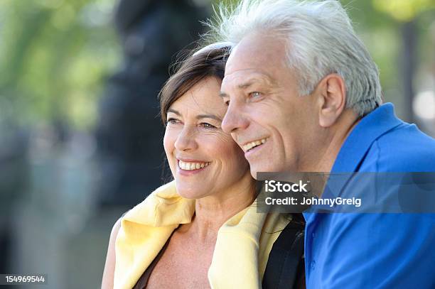 Matura Felice Caucasico Coppia Allaperto - Fotografie stock e altre immagini di 50-54 anni - 50-54 anni, 55-59 anni, Adulto