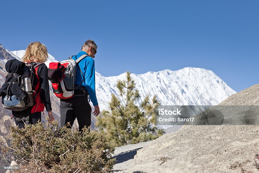 Caminhadas em Tilicho Trek, Nepal - Foto de stock de Adulto royalty-free