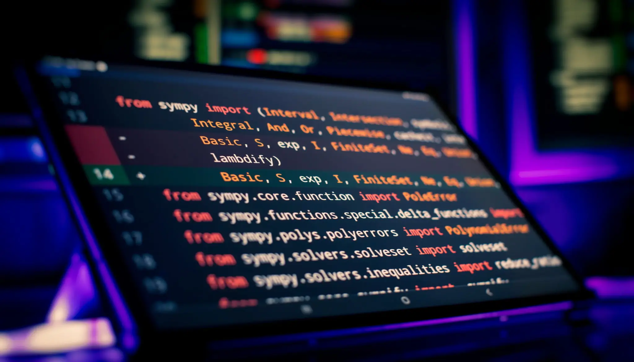 컴퓨터와 함께하는 고랭 언어의 매력 2 Notebook coding background business data analytics programming online, digital world technology