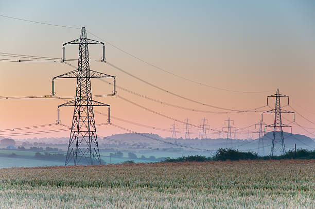 wsporniki - electricity pylon zdjęcia i obrazy z banku zdjęć