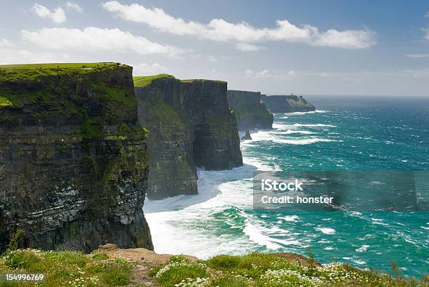 Photo libre de droit de Falaises De Moher banque d'images et plus d'images libres de droit de Falaises de Moher - Falaises de Moher, Falaise, Paysage