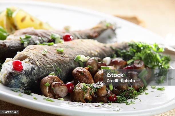 魚マッシュルーム - サラダのストックフォトや画像を多数ご用意 - サラダ, ステーキ, トマト