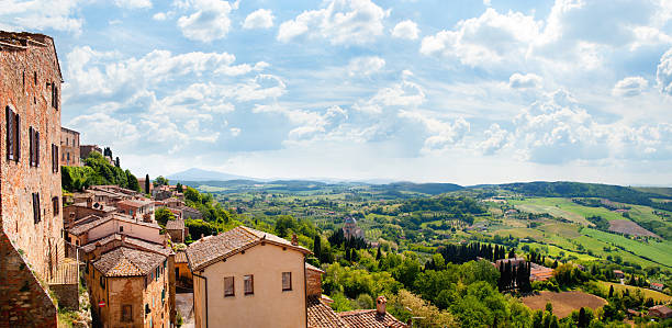 istock The medieval town of Montepulciano 155008121