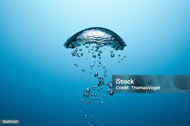 Unterwasserblasensauerstoffblue Sea Drop Hintergründe Stockfoto und mehr Bilder von Tropfen