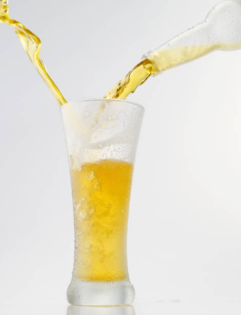 istock Splashing - Beer pour in glass 155016044
