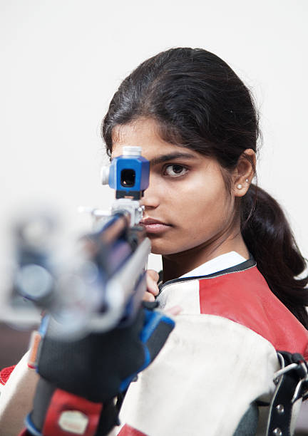фотосъемка девушка - rifle sport air target shooting стоковые фото и изображения