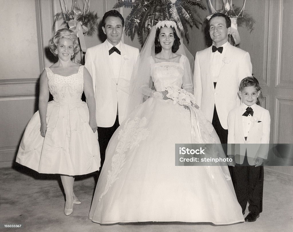 Vintage 1960 mariage Portrait de famille - Photo de D'autrefois libre de droits