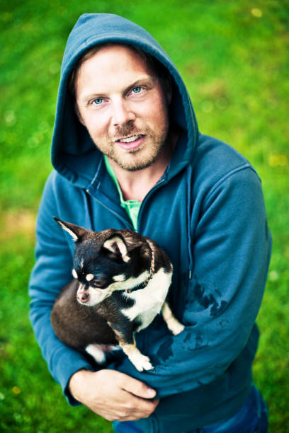istock Man and chihuahua 155035418