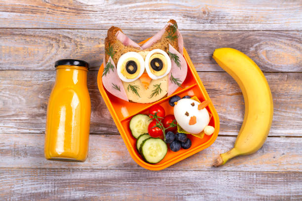 istock Funny owl sandwich for kids 1550357685