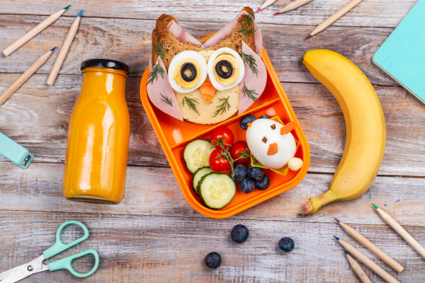 istock Funny owl sandwich for kids 1550357689
