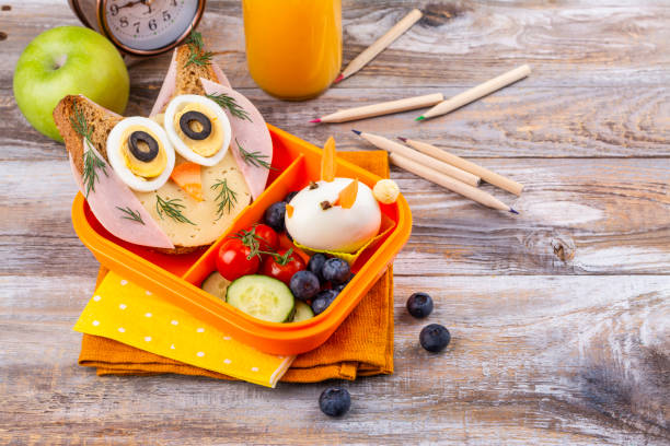 istock Funny owl sandwich for kids 1550358202