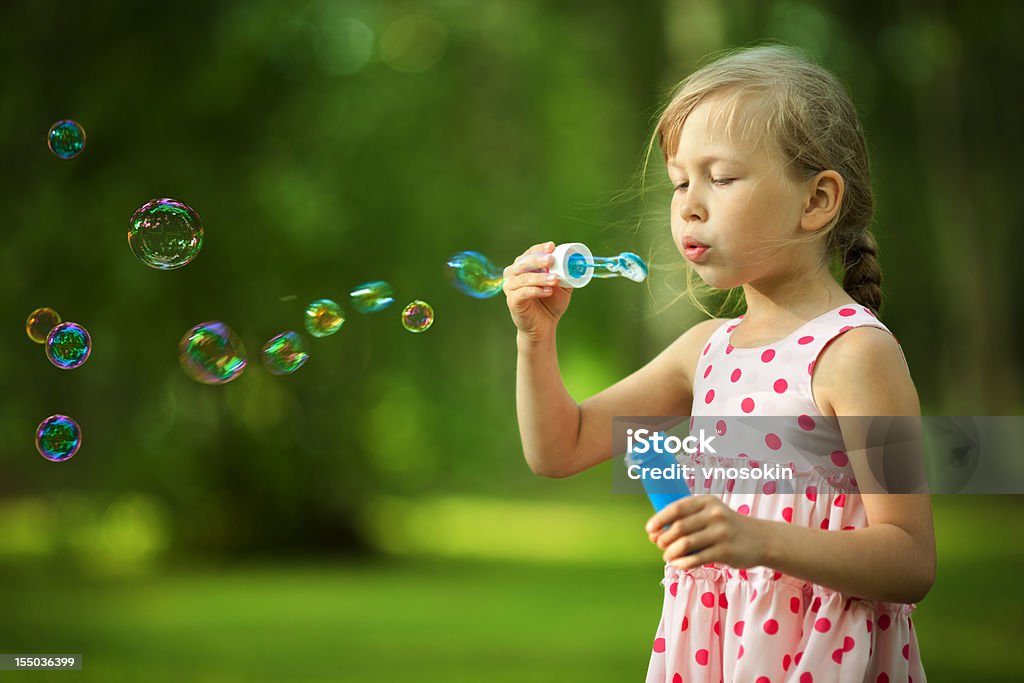 Mädchen Blasen Blasen - Lizenzfrei 4-5 Jahre Stock-Foto