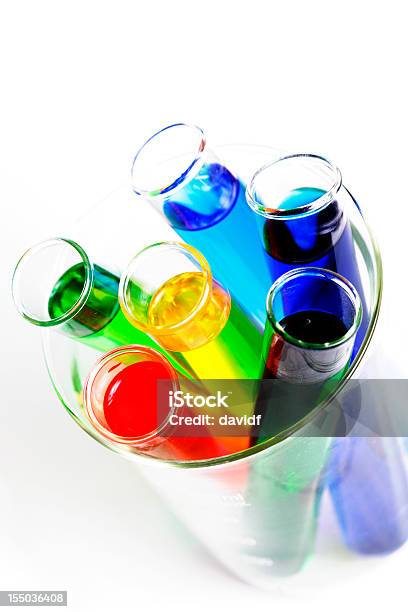 Provetta Sostanze Chimiche - Fotografie stock e altre immagini di Becher - Becher, Chimica, Colore descrittivo