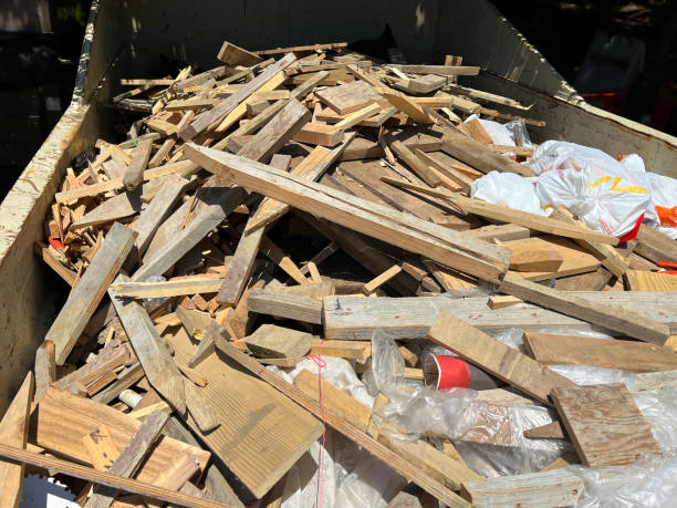 istock Remnants of construction wood 1550556736