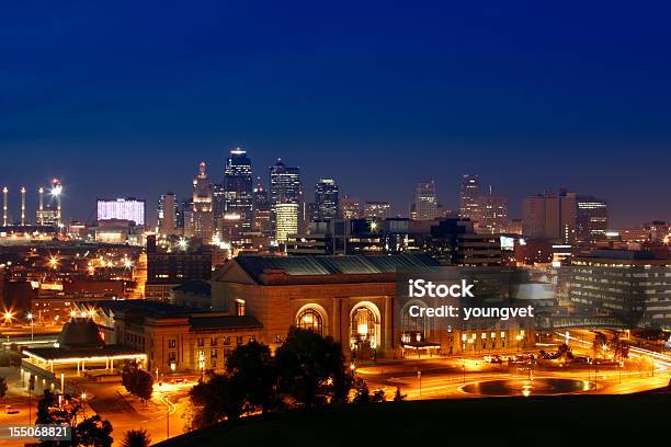 Photo libre de droit de Kansas City Skyline De Nuit banque d'images et plus d'images libres de droit de Kansas City - Missouri - Kansas City - Missouri, Nuit, Horizon urbain