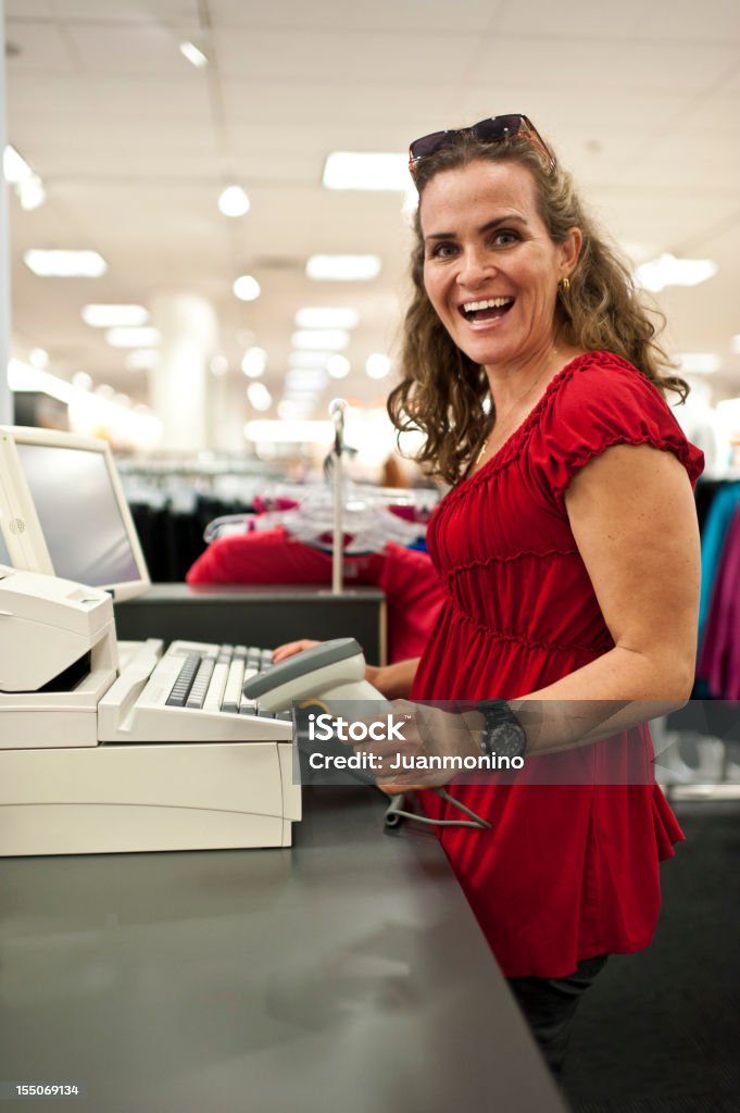 Hembra tipo "Boutique" trabajador - Foto de stock de Caja registradora libre de derechos