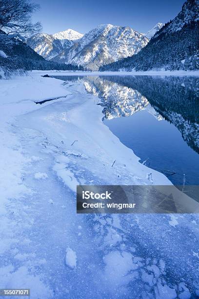 Winter Am See Plansee In Tirol Österreich Stockfoto und mehr Bilder von Alpen - Alpen, Aufnahme von unten, Berg