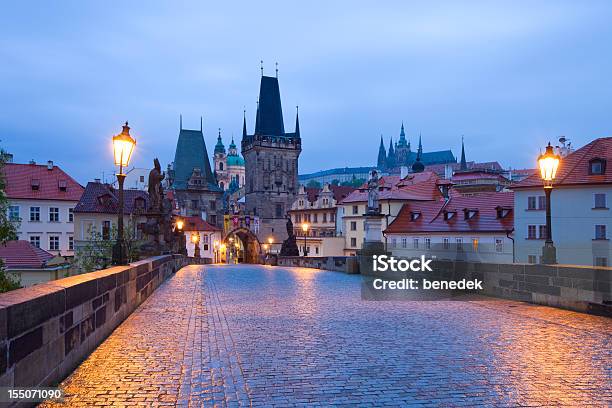 プラハ チェコ共和国 - フラッチャニ城のストックフォトや画像を多数ご用意 - フラッチャニ城, 城, 小道