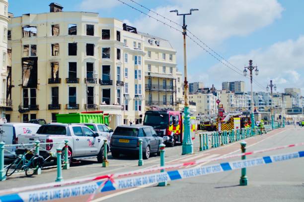 gran incendio en el hotel royal albion en brighton - uk fire department fire engine team fotografías e imágenes de stock