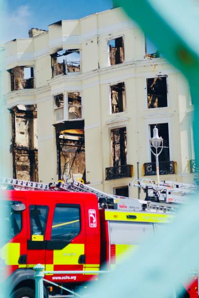 gran incendio en el hotel royal albion en brighton - uk fire department fire engine team fotografías e imágenes de stock