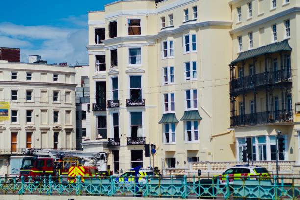 gran incendio en el hotel royal albion en brighton - uk fire department fire engine team fotografías e imágenes de stock