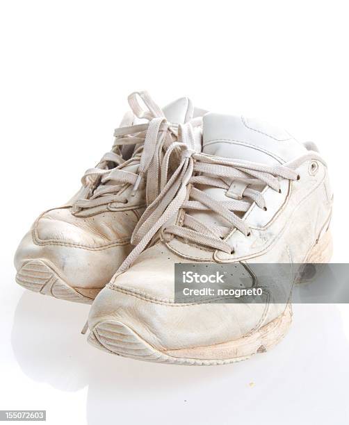 Old Zapatos Foto de stock y más banco de imágenes de Antihigiénico - Antihigiénico, Sucio, Zapato de tela