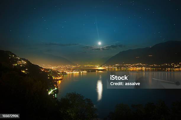 Księżyc W Pełni Na Jezioro Maggiore W Szwajcarii - zdjęcia stockowe i więcej obrazów Locarno - Locarno, Kształt gwiazdy, Morze