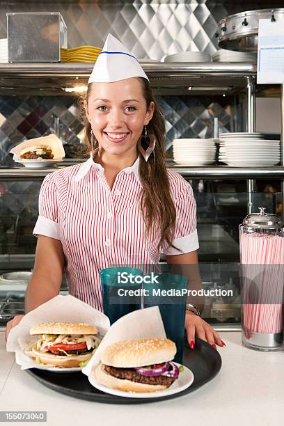 Kellnerin Stockfoto und mehr Bilder von Schnellimbiss - Schnellimbiss, Teenager-Alter, Arbeiten