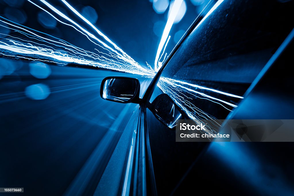 Dirigindo na rua da cidade - Foto de stock de Carro royalty-free