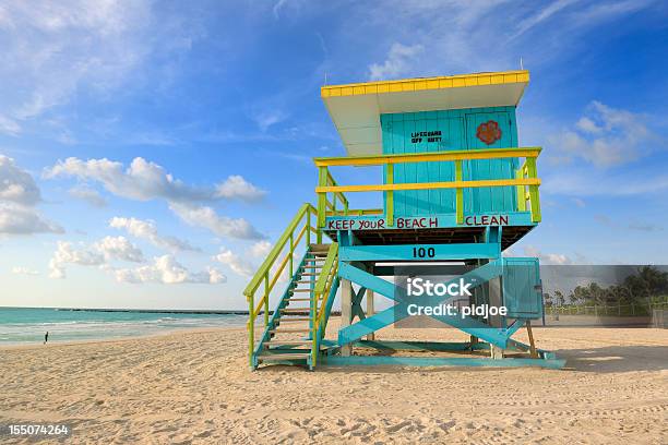 Башня Спасателя В Майами South Beach At Sunrise — стоковые фотографии и другие картинки Башня спасателя - Башня спасателя, Без людей, Береговая линия