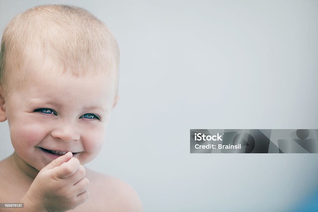 귀여운 아기 남자아이 미소 - 로열티 프리 12-17 개월 스톡 사진