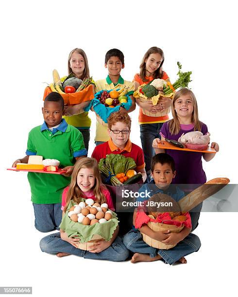Gesunde Ernährung Vielfältige Gruppe Kinder Körbe Essen Obst Und Gemüse Stockfoto und mehr Bilder von Ernährungspyramide