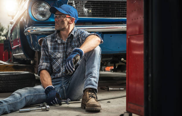 istock Professional Car Mechanic Taking Short Break 1550852766