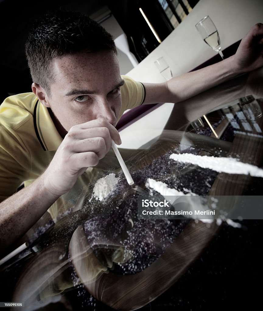 Người Đàn Ông Hít Cocaine Hình ảnh Sẵn có - Tải xuống Hình ảnh ...