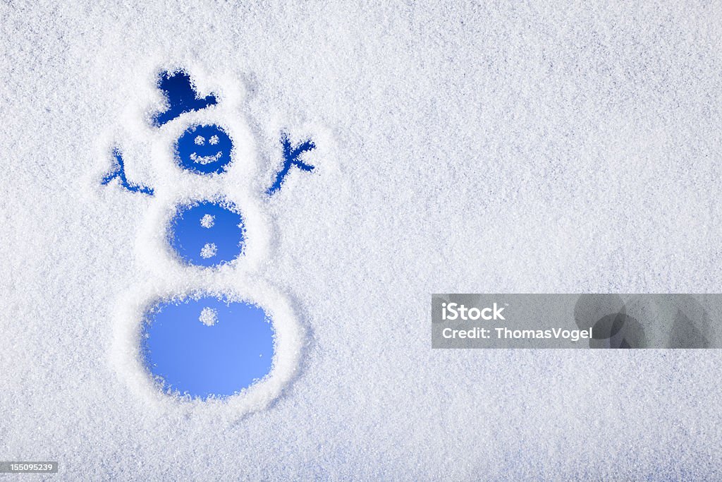 Muñeco de nieve helada pintado en la ventana - Foto de stock de Muñeco de nieve libre de derechos